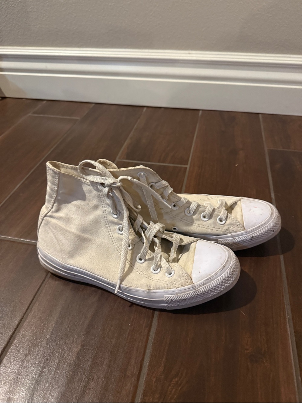 Converse - Picture 3 of 6
